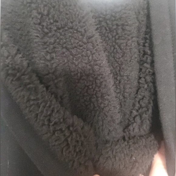 🥳 3/$16 GAP Hoodie - Picture 3 of 4